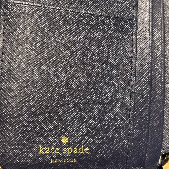 Kate Spade 2fer Striped Crossbody Bag w/Matching Wallet Approx. 9x6.5x 2.5 - Picture 17 of 17